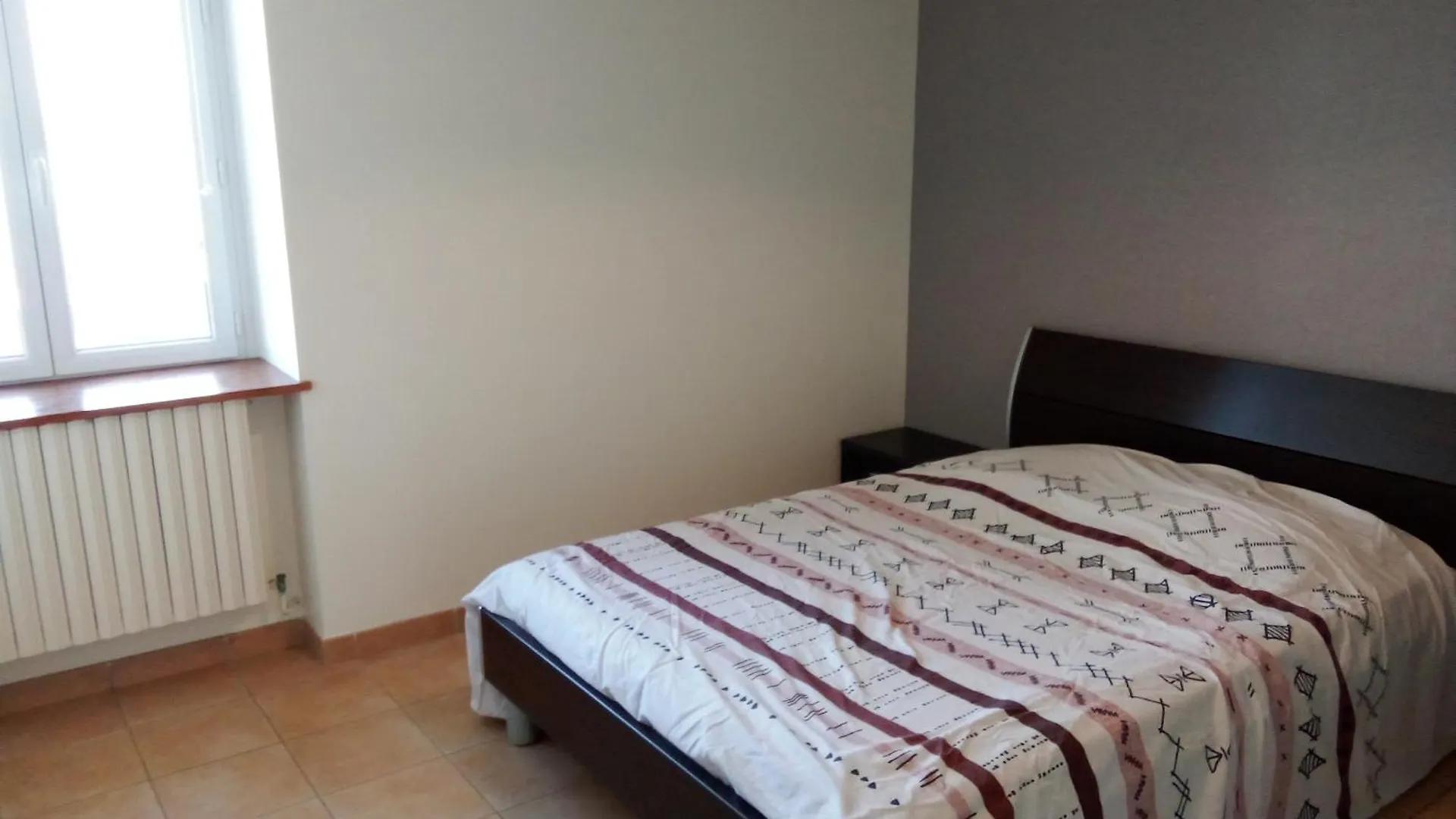 Homestay Chez Steph Apartment Saint-Germain-Nuelles